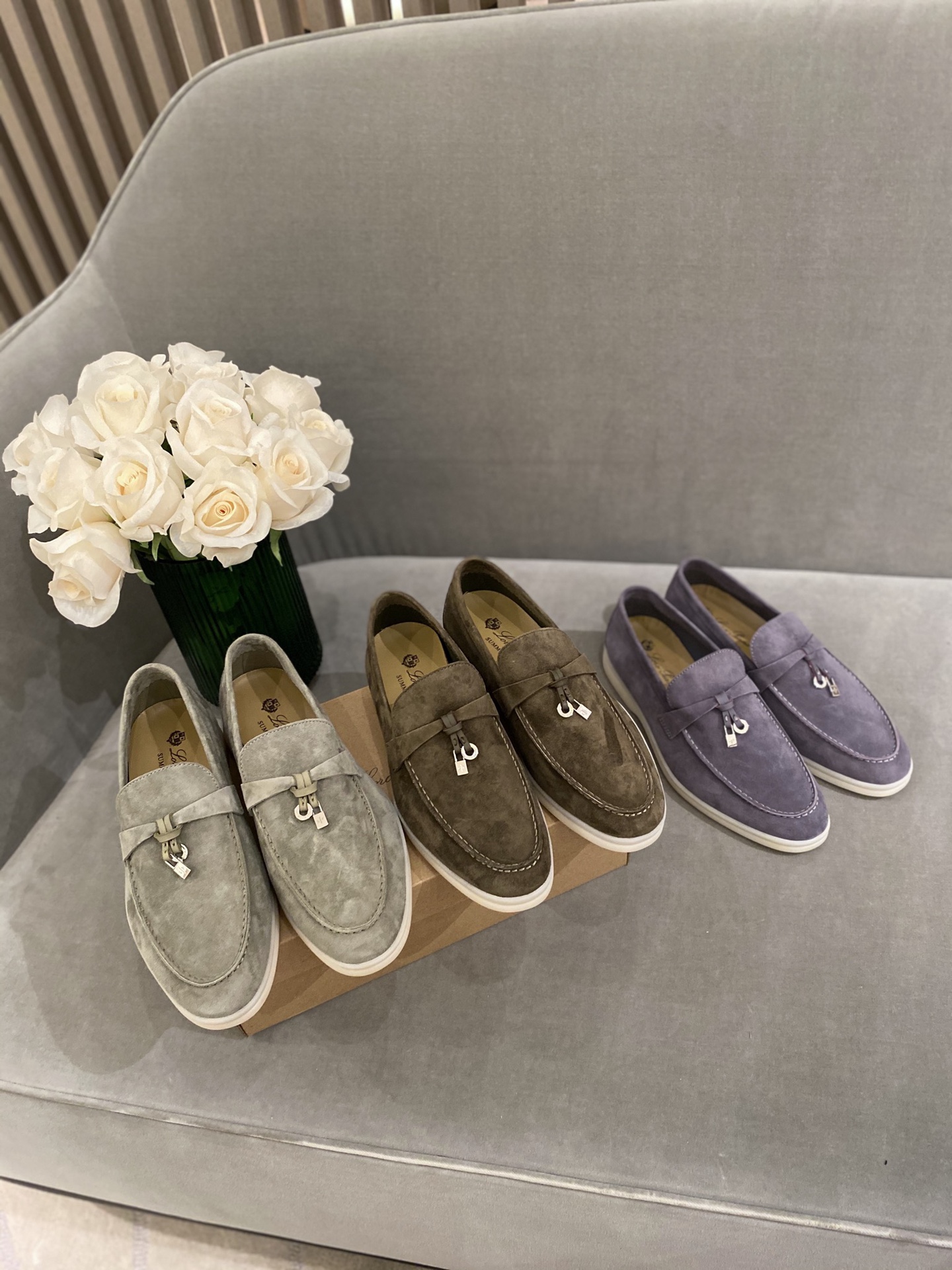 45 46 Mens Women lp Walk designer Shoes Slip-on Luxury Suede Leather Lovers casual Loafers loro Dress Shoe Couples Sneakers
45 46 Mens Women lp Walk designer Shoes Slip-on Luxury Suede Leather Lovers casual Loafers loro Dress Shoe Couples Sneakers