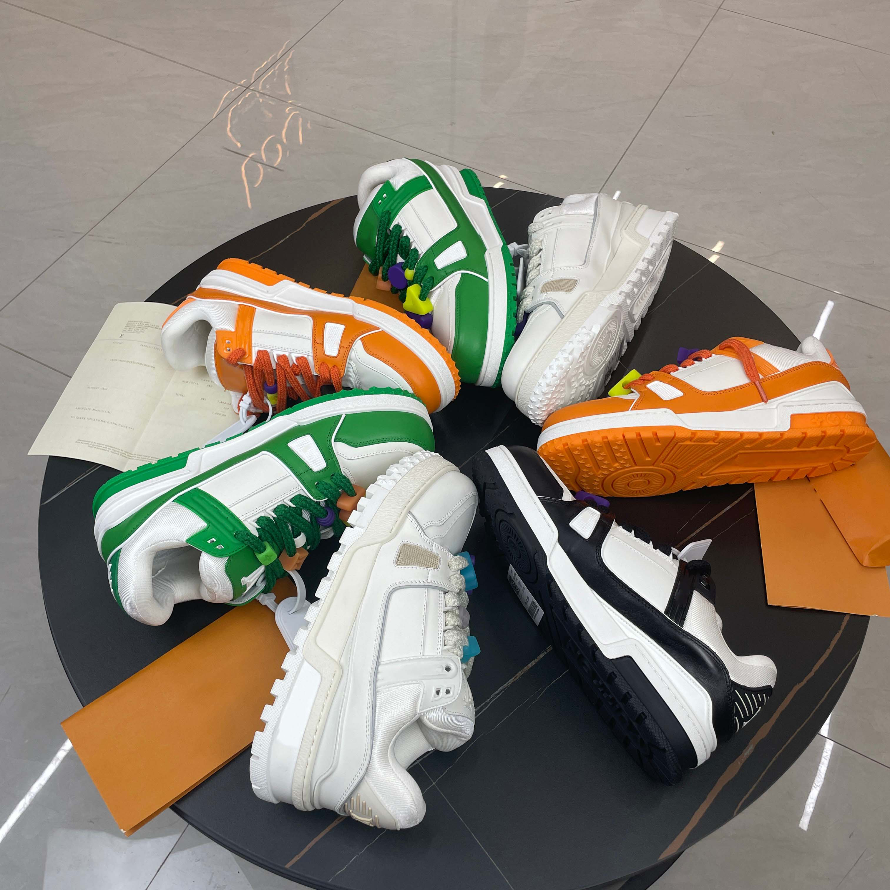 Classic Designer New Casual Shoe Coach Maxi Sneaker Multi Color Classic Retro Thick Sole Elevated Training Shoes Low Top Sports Shoes lvity Board Shoes Sizes 35-45
Classic Designer New Casual Shoe Coach Maxi Sneaker Multi Color Classic Retro Thick Sole Elevated Training Shoes Low Top Sports Shoes lvity Board Shoes Sizes 35-45