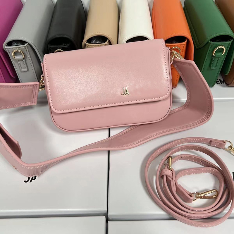 Designer Shoulder Bags Sac De Luxe Femme Tote bag Luxury Crossbody Tote Bags For Women Leather Shopper Small Flap Handbags gift Support wholesale Fashion shopping, White
Designer Shoulder Bags Sac De Luxe Femme Tote bag Luxury Crossbody Tote Bags For Women Leather Shopper Small Flap Handbags gift Support wholesale Fashion shopping, White