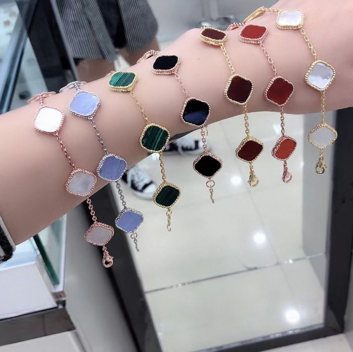 designer bracelet 4/Four Leaf Clover Charm Bracelets Bangle Chain 18K Gold Agate Shell Mother-of-Pearl for Women&Girl Wedding Mother' Day Jewelry Women gifts-5 flowers
designer bracelet 4/Four Leaf Clover Charm Bracelets Bangle Chain 18K Gold Agate Shell Mother-of-Pearl for Women&Girl Wedding Mother' Day Jewelry Women gifts-5 flowers