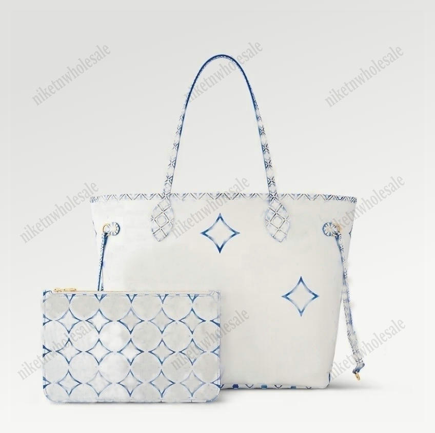 By The Pool M22979 Blue Never MM Shoulder Bag With Zipped Pouch Designer Womens watercolor Shopping bag Giant Monograms pattern Blossom print FULL Tote, Color#01
By The Pool M22979 Blue Never MM Shoulder Bag With Zipped Pouch Designer Womens watercolor Shopping bag Giant Monograms pattern Blossom print FULL Tote, Color#01
