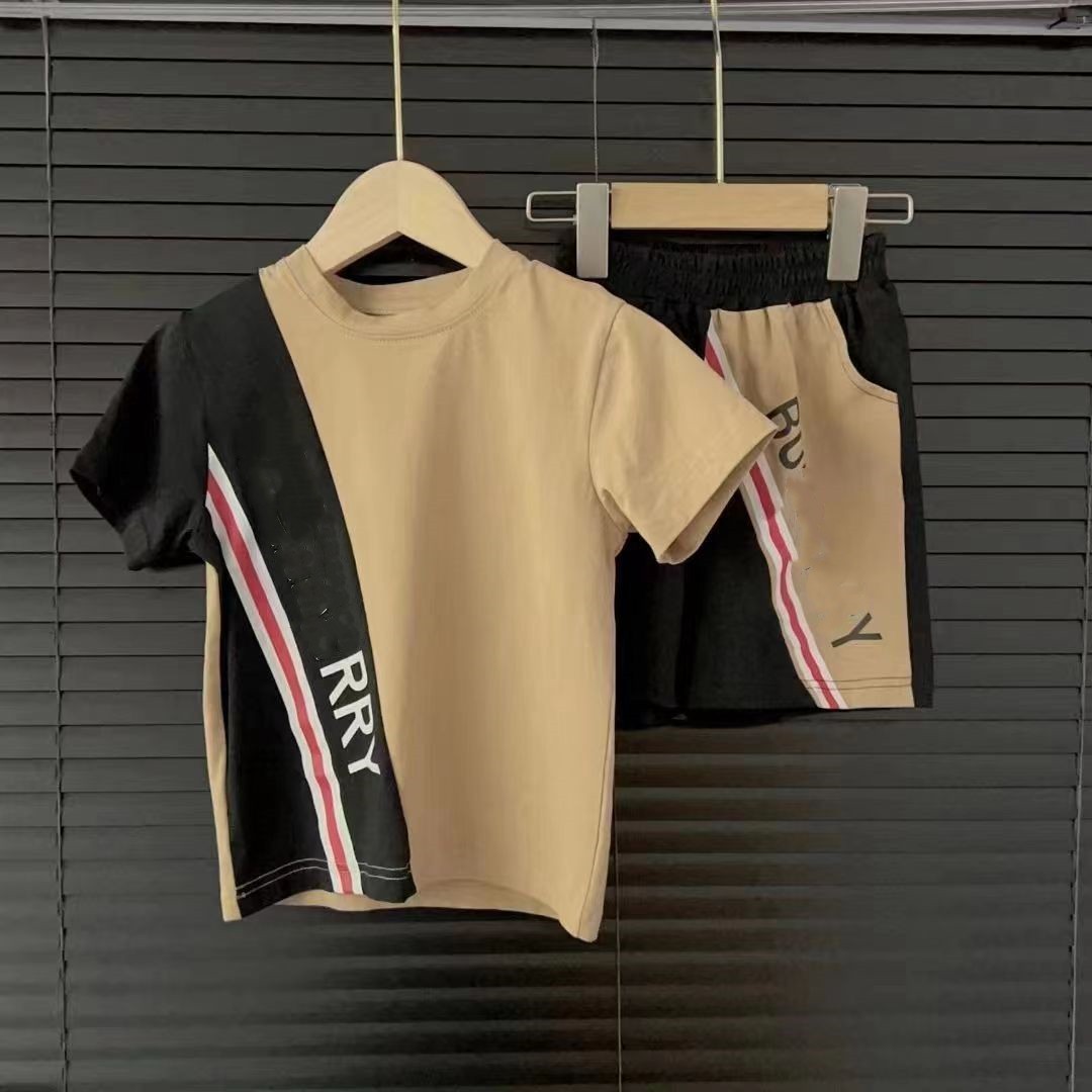 toddles sets baby clothes Kid designer t shirt kids set girls boys clothe Short sleeve lapel Classic plaid design luxury brand burbe, Style 1
toddles sets baby clothes Kid designer t shirt kids set girls boys clothe Short sleeve lapel Classic plaid design luxury brand burbe, Style 1