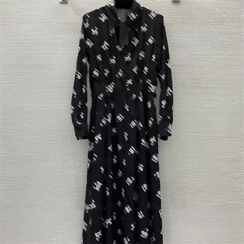 High Quality Long Dress Womens Designer Clothing Full-body Letter Print Lace-up Closure Waist-length Longs Sleeve Lapel Dress Designers Dresses For Women
High Quality Long Dress Womens Designer Clothing Full-body Letter Print Lace-up Closure Waist-length Longs Sleeve Lapel Dress Designers Dresses For Women