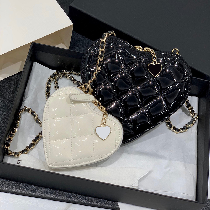 Designer Clutch With Chain Bag Patent Calfskin Crossbody Bag 10A Luxury Heart Wallet With Box C061, Black
Designer Clutch With Chain Bag Patent Calfskin Crossbody Bag 10A Luxury Heart Wallet With Box C061, Black