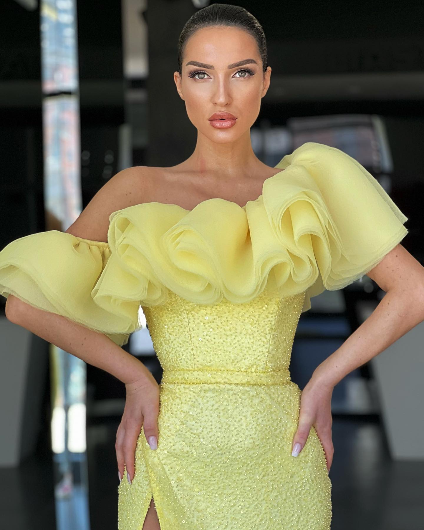 Sexy Yellow Prom Dresses Puffy Off Shoulder Sequins Party Evening Gowns Slit Formal Long Special Ocn Dress Lz0304