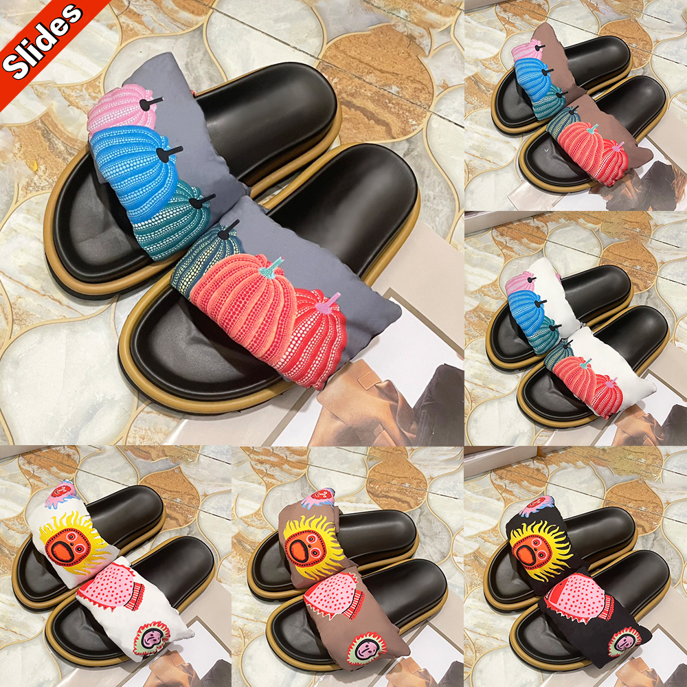 New designer slippers YK Pool Pillow Comfort Mule Slides deep brown white black grey flats sandals womens summer beach slipper luxurys outdoor slide shoes EUR 35-40, 09 one hologram
New designer slippers YK Pool Pillow Comfort Mule Slides deep brown white black grey flats sandals womens summer beach slipper luxurys outdoor slide shoes EUR 35-40, 09 one hologram