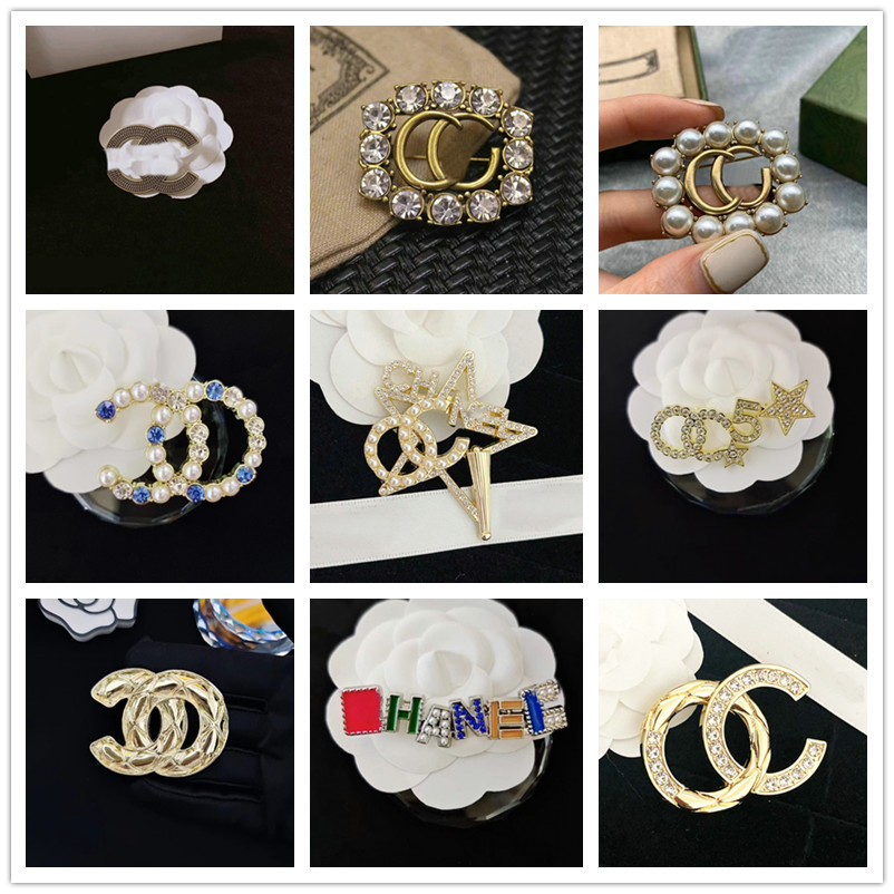 Famous Designer Brand s Desinger Pearl Brooch Women Crystal Rhie Letter Brooches Suit Pin Fashion Jewelry Accessories