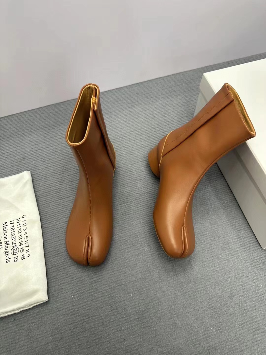 Luxury ankle Autumn winter Designers Men Women Tabi broken mirror Fashion Leather 3.5cm 6cm 8cm High quality Toe parting kitten heel boots Tabi womens shoes