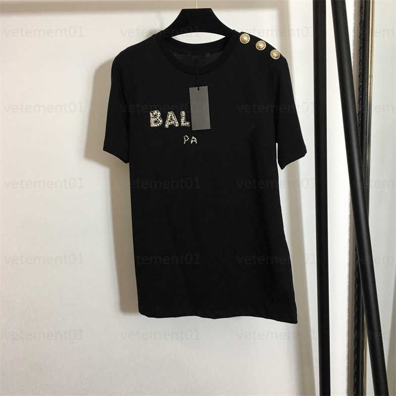 Women Tshirt Tops Designers Clothing Metal Shoulder Buttons Decorated With Diamond Beaded Monogram Fashion Short-sleeved T Shirt Designer Tank Top
Women Tshirt Tops Designers Clothing Metal Shoulder Buttons Decorated With Diamond Beaded Monogram Fashion Short-sleeved T Shirt Designer Tank Top
