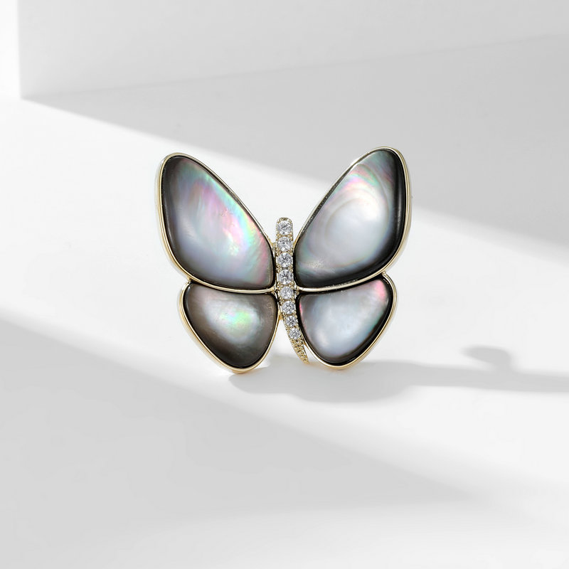 Elegant Design Butterfly Shape Natural Shell Brooches Silver Pin Breast Pins for Women Gift