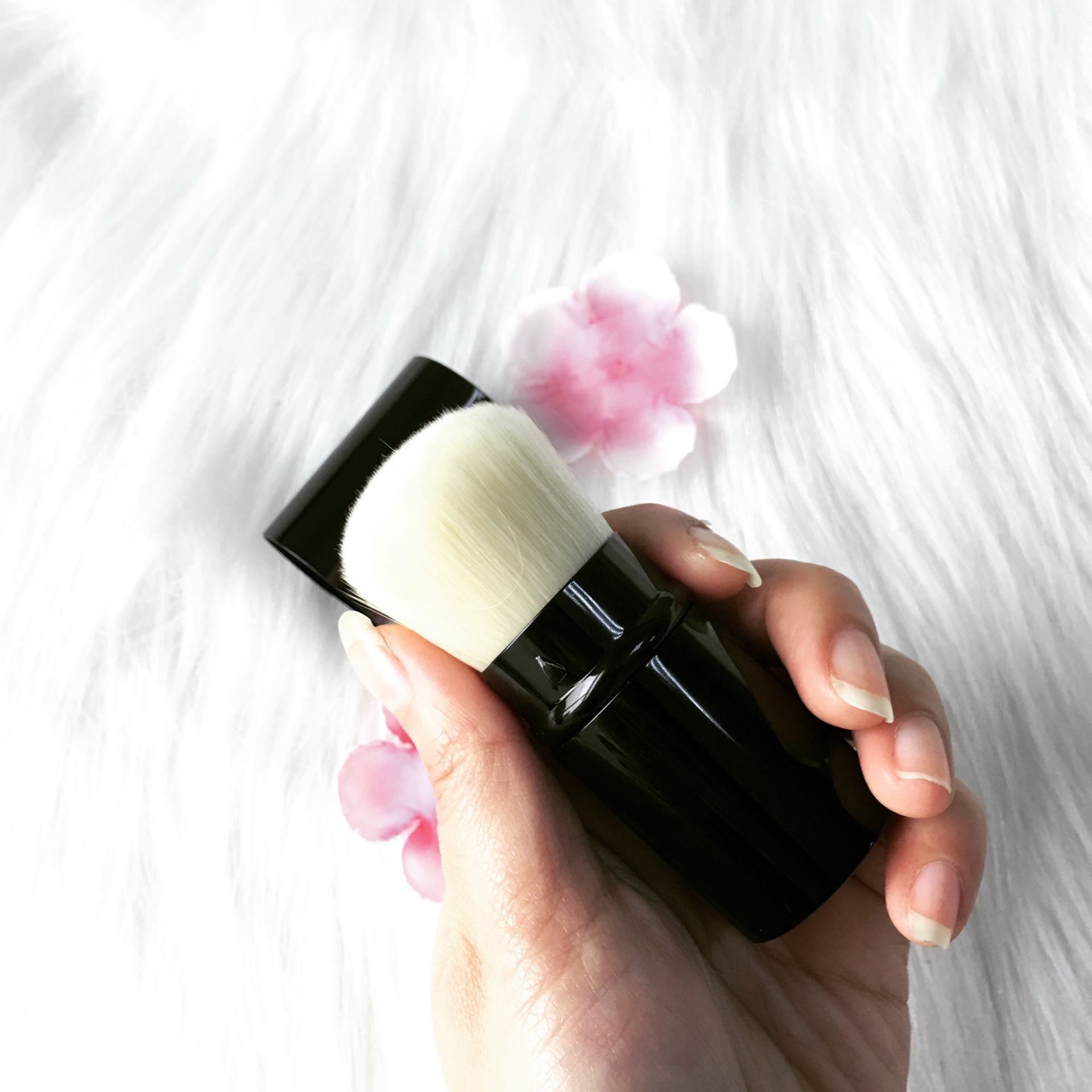 EPACK LES BELGES Single KABUKI BRUSH With Retail Box Package Makeup Brushes Blendersingle RETRACTABLE Blush Brush Make Up Tool