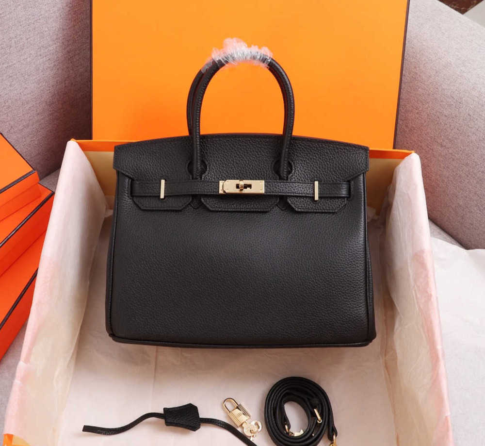 Evening Bags Shoulder 5A Top Fashion purse Women Totes bags Cowskin Genuine leather Handbag Scarf Charm With shoulders straps Fashion goes with everything66
Evening Bags Shoulder 5A Top Fashion purse Women Totes bags Cowskin Genuine leather Handbag Scarf Charm With shoulders straps Fashion goes with everything66