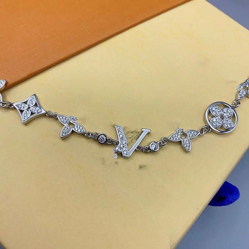 bracelet Tennis bracelet designer bracelet Style Bracelets Women Bangle Wristband Cuff Chain Designer Letter Jewelry Plated Stainless steel Wedding Lovers
bracelet Tennis bracelet designer bracelet Style Bracelets Women Bangle Wristband Cuff Chain Designer Letter Jewelry Plated Stainless steel Wedding Lovers