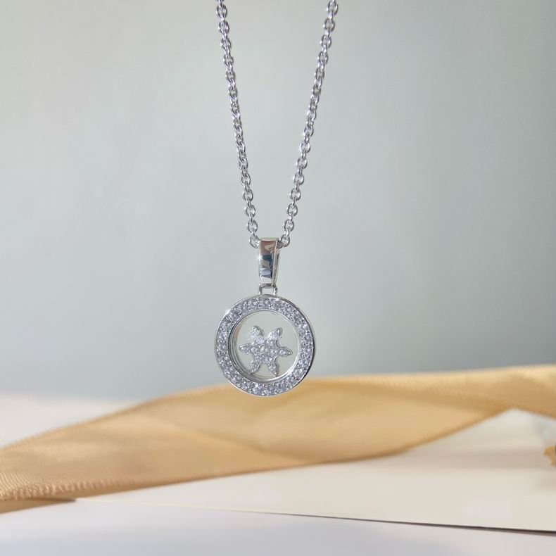2023 lovely cute pendant Necklaces long silver thin stainless steel chain crystal diamond star ring design Women necklace with dust bag and box 
2023 lovely cute pendant Necklaces long silver thin stainless steel chain crystal diamond star ring design Women necklace with dust bag and box