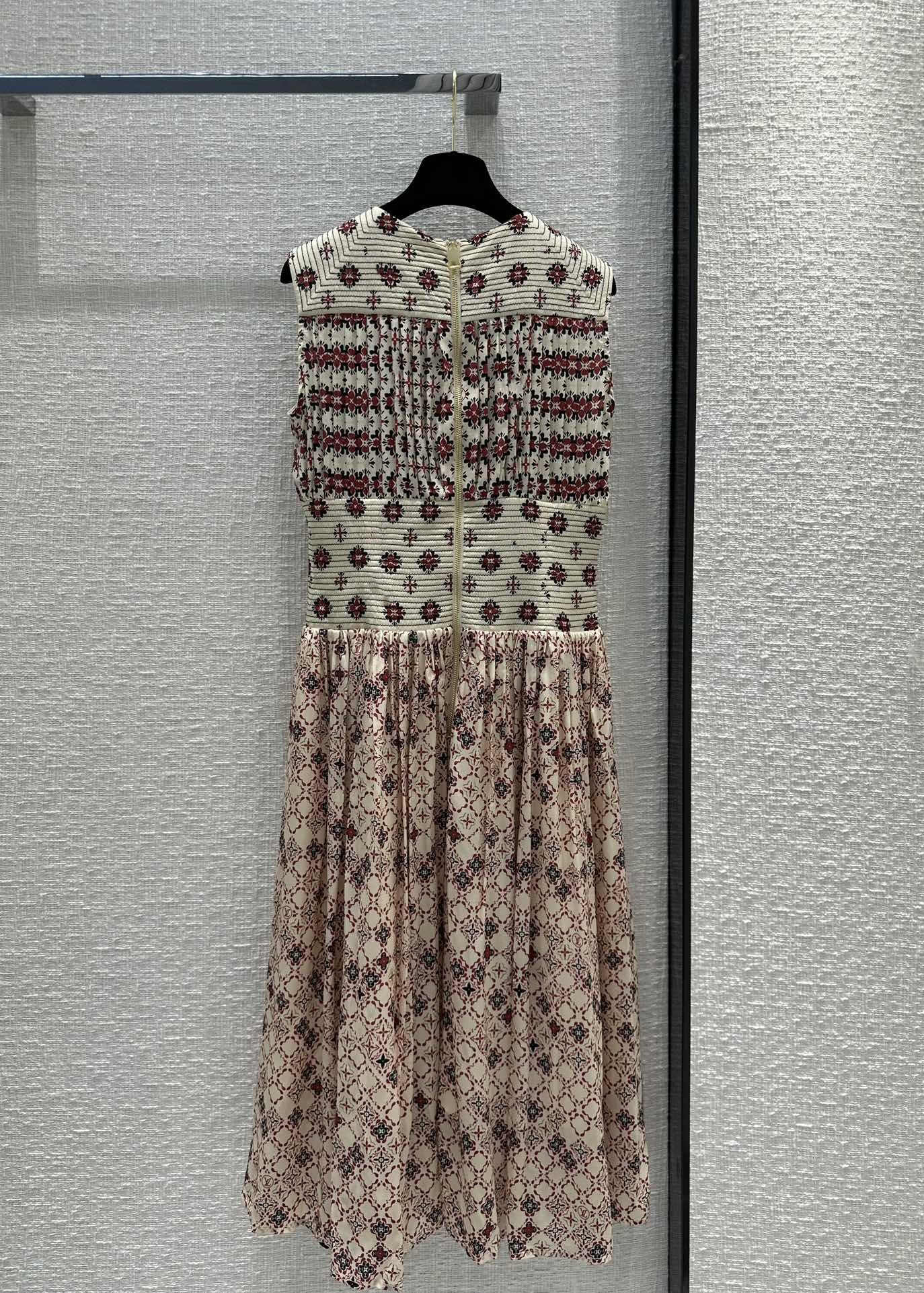 Milan Runway Dress 2023 New Summer Autumn O Neck Sleeveless Print Fashion Designer Dresses Brand Same Style Dress 0617-23, Picture color
Milan Runway Dress 2023 New Summer Autumn O Neck Sleeveless Print Fashion Designer Dresses Brand Same Style Dress 0617-23, Picture color
