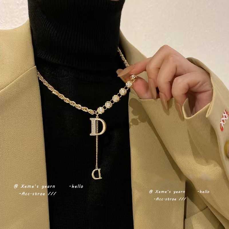 Pendant Necklaces Design Sense Micro Setting Zircon d Letter Long Necklace Winter Sweater Chain Fashion Jewelry for Woman Girls Party Gift 230613