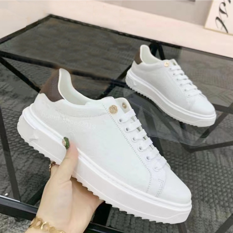 Luxury Designers Casual shoes women Travel leather lace-up sneaker 100% cowhide fashion lady Flat designer Running Trainers Letters shoe platform gym sneakers