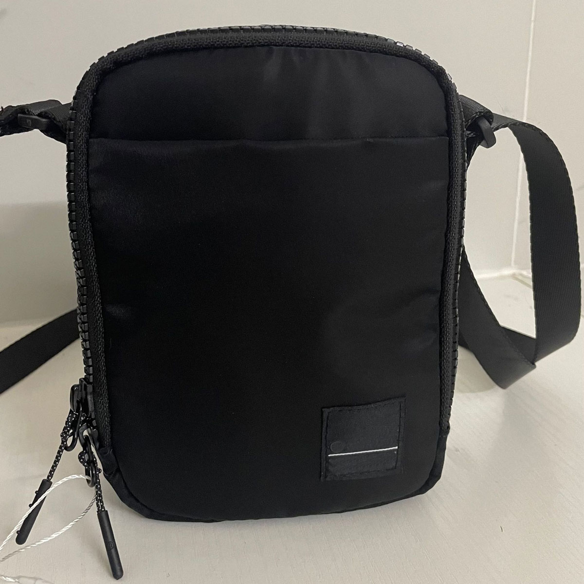 Zipper Outdoor Easy Access Crossbody Bag 1.5L Messenger Bags have Adjustable Shoulder Strap Water-Repellent Micro Women Shoulder Bag, Black
Zipper Outdoor Easy Access Crossbody Bag 1.5L Messenger Bags have Adjustable Shoulder Strap Water-Repellent Micro Women Shoulder Bag, Black
