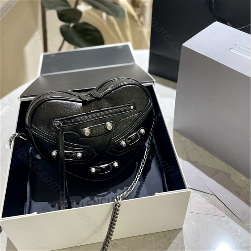 Heart Bags designer leather Cross body bags woman classics Chain shoulder handbags Shoulders bag mini Solid color Evening Bags totes Cosmetic Bags purses, White
Heart Bags designer leather Cross body bags woman classics Chain shoulder handbags Shoulders bag mini Solid color Evening Bags totes Cosmetic Bags purses, White