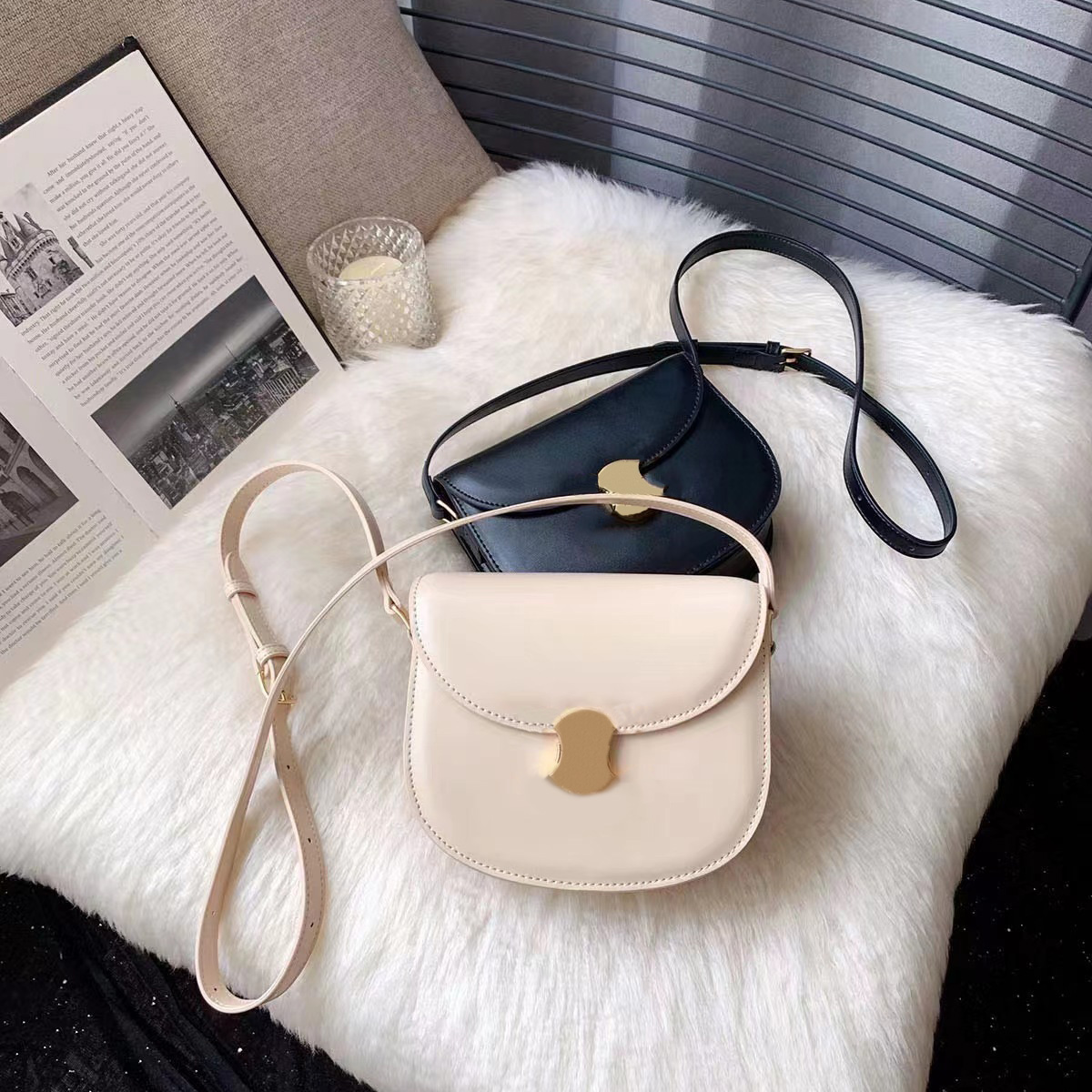 Designer Chain Solid Cross Body Metal buckle Shoulder Bags Glossy Elegant Wallet Purse square Cross Body Bags Luxurys Cattlehide Totes Famous, White 
Designer Chain Solid Cross Body Metal buckle Shoulder Bags Glossy Elegant Wallet Purse square Cross Body Bags Luxurys Cattlehide Totes Famous, White