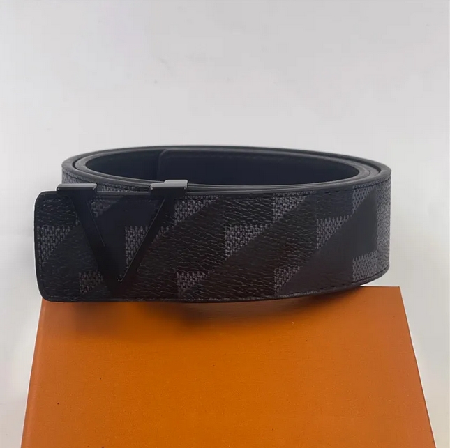 Designer Belt Fashion Pattern Luxury Plaid Presbyopia Striped Leather Belt for men and Women 3.8cm wide box, No box
Designer Belt Fashion Pattern Luxury Plaid Presbyopia Striped Leather Belt for men and Women 3.8cm wide box, No box