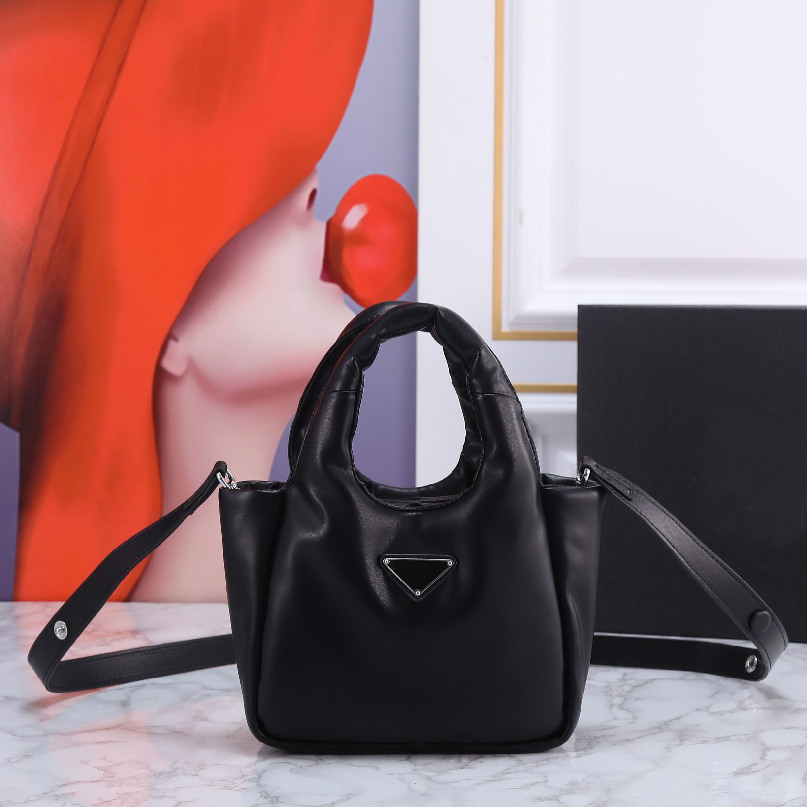 luxurys designers Bucket bags Saddle Handbags triangle Purses Women Tote Brand Genuine Leather Shoulder Vegetable basket crossbody bag Multi Pochette P1BA359
luxurys designers Bucket bags Saddle Handbags triangle Purses Women Tote Brand Genuine Leather Shoulder Vegetable basket crossbody bag Multi Pochette P1BA359