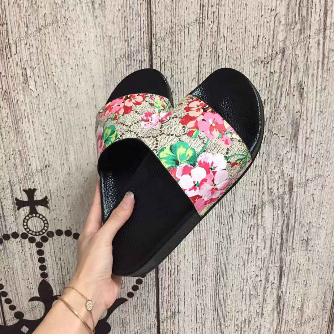Designer Men Women Sandals tiger snake print Slide Summer Wide Flat Slipper size 35-46, Color 9
Designer Men Women Sandals tiger snake print Slide Summer Wide Flat Slipper size 35-46, Color 9