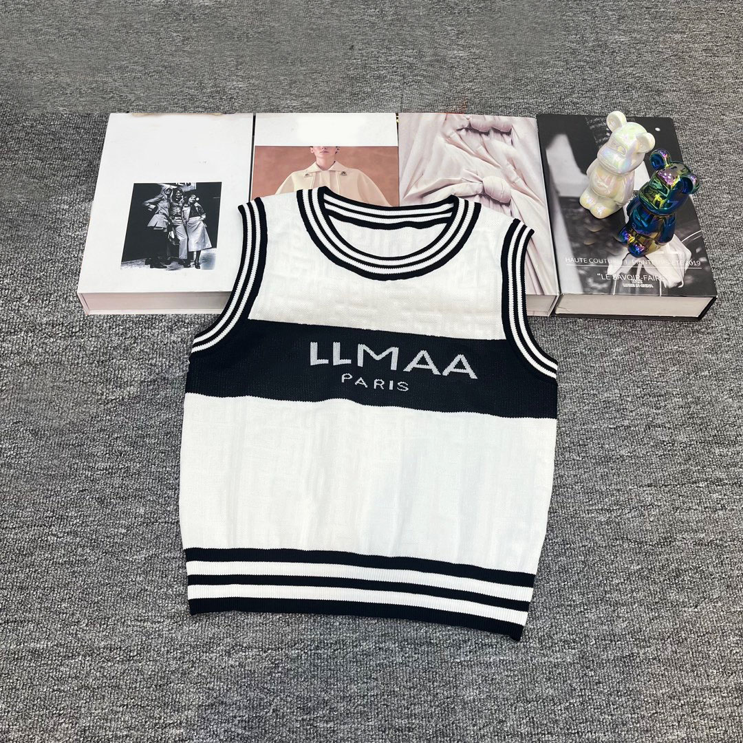 2023 Runway Women's knit Tanks New Summer Women's Letter Sleeveless Vest Designer Fashion Wear Round Neck Lady Casual Tops, White
2023 Runway Women's knit Tanks New Summer Women's Letter Sleeveless Vest Designer Fashion Wear Round Neck Lady Casual Tops, White