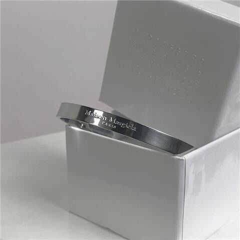 Bangle Band Rings 2021 letter opening titanium steel embossed MMM6 couple ins bracelet
Bangle Band Rings 2021 letter opening titanium steel embossed MMM6 couple ins bracelet