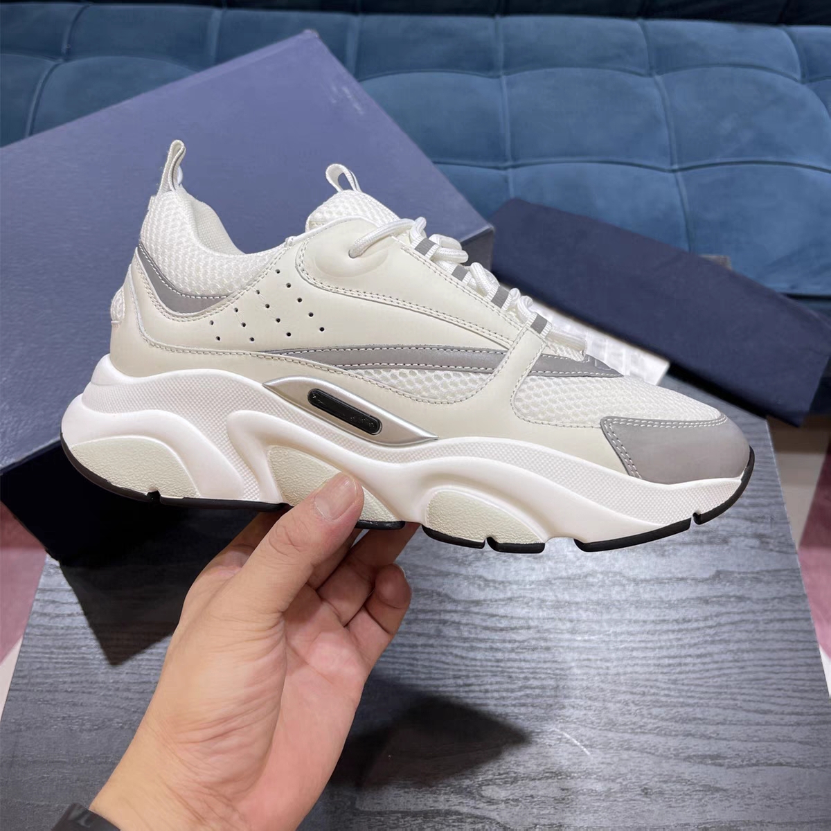 B22 Men'D Shoes High Quality Reflective Mesh Leather Rubber Sole Platform Ms Sneakers
B22 Men'D Shoes High Quality Reflective Mesh Leather Rubber Sole Platform Ms Sneakers