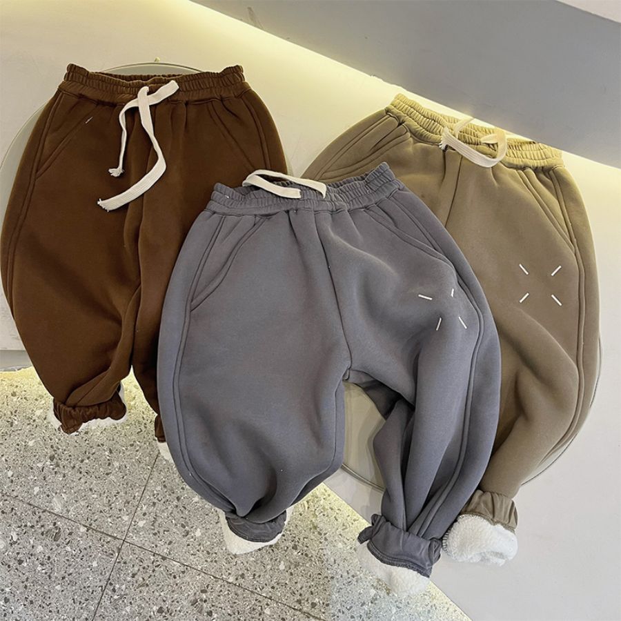 Winter new children's pants with plush and thick insulation, casual boy clothing, outdoor loose fitting, solid color elastic waist pants suitable for ages 2 to 14, Army green
Winter new children's pants with plush and thick insulation, casual boy clothing, outdoor loose fitting, solid color elastic waist pants suitable for ages 2 to 14, Army green
