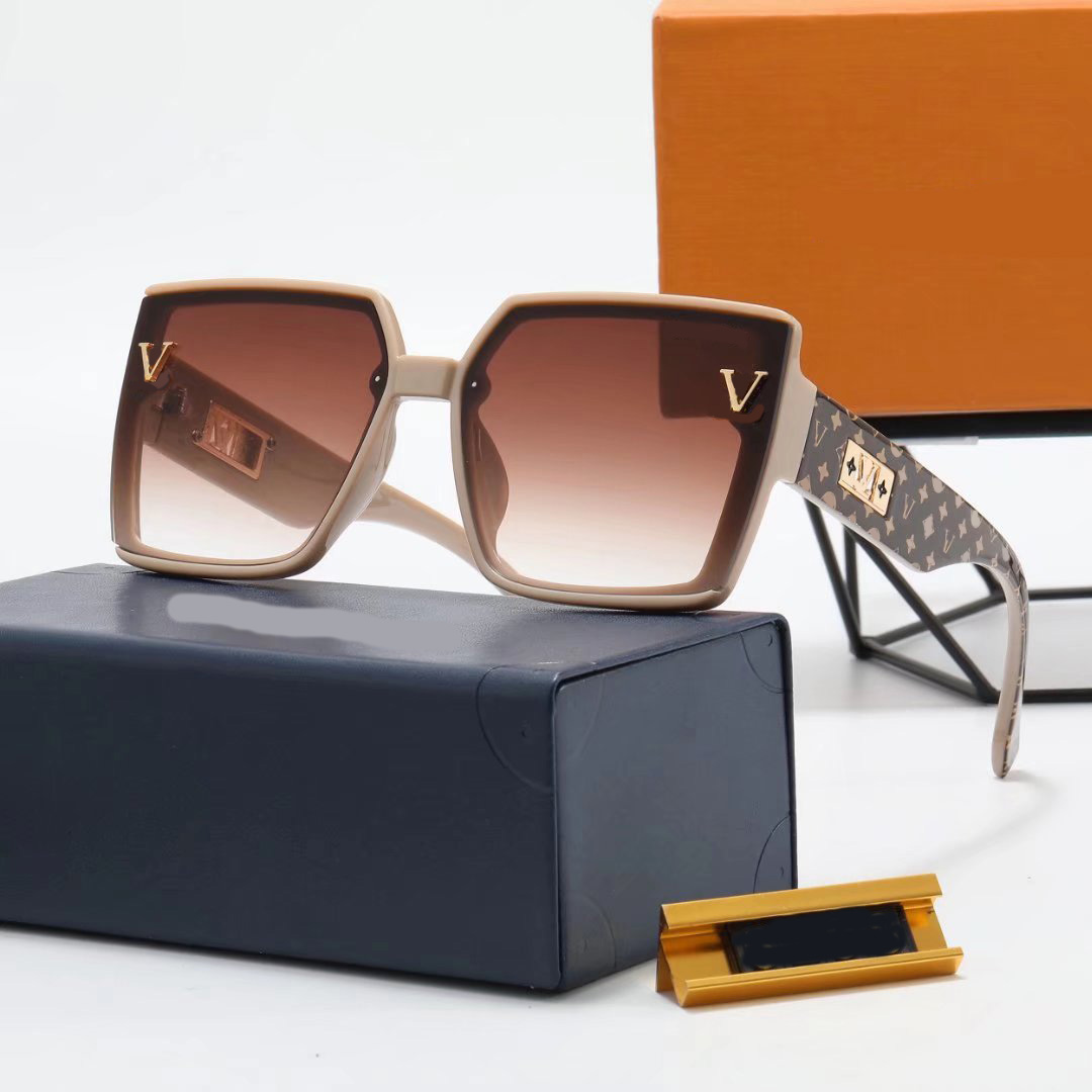 Sunglasses Designer Sunglasses wholesale polarized luxurys designers sunglasses High Quality eyeglass Women Men Glasses Womens Sun glass UV400 lens Unisex
Sunglasses Designer Sunglasses wholesale polarized luxurys designers sunglasses High Quality eyeglass Women Men Glasses Womens Sun glass UV400 lens Unisex