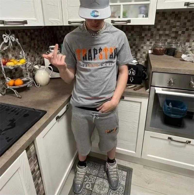 Designer Fashion Clothing Tees Tsihrts Shirts Trapstar Orange Grey Towel Embroidery Fashionable Summer Mens Womens Loose Short Sleeve Shorts Set Rock Hip hop Cotto, Black short sleeve
Designer Fashion Clothing Tees Tsihrts Shirts Trapstar Orange Grey Towel Embroidery Fashionable Summer Mens Womens Loose Short Sleeve Shorts Set Rock Hip hop Cotto, Black short sleeve