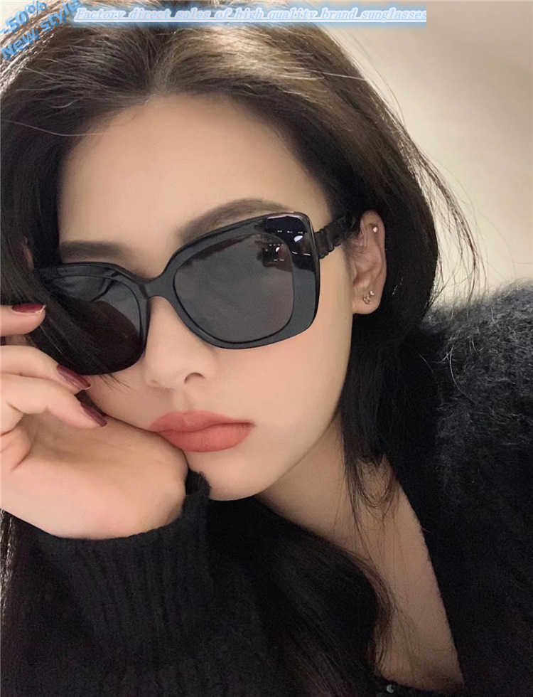 Luxury Brands Design Sunglasses New Xiaoxiangfeng 5422 Letter Studded Spectacle Leg Sunglass Net Red Li Nian Same Personalized
Luxury Brands Design Sunglasses New Xiaoxiangfeng 5422 Letter Studded Spectacle Leg Sunglass Net Red Li Nian Same Personalized