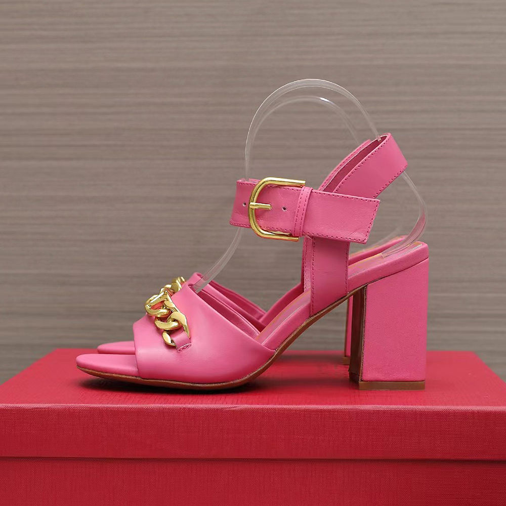 Metal chain decorated thick high heels sandals women's dermis ankle strap open-toe Dress shoes luxury Designers Sandals party evening shoes factory footwear With box, Brown
Metal chain decorated thick high heels sandals women's dermis ankle strap open-toe Dress shoes luxury Designers Sandals party evening shoes factory footwear With box, Brown
