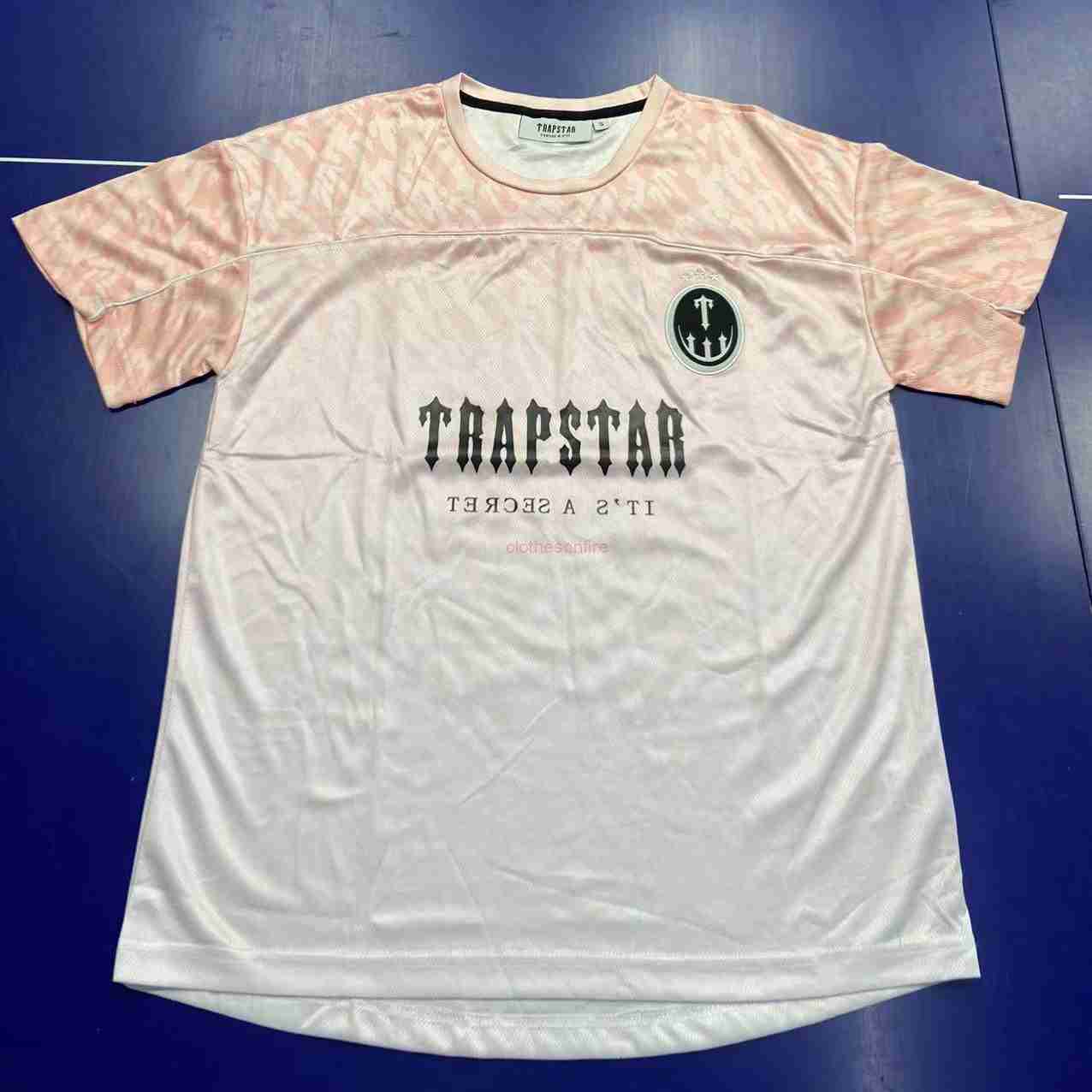 Designer Fashion Clothing Tees Tsihrts Shirts Trendy Trapstar Jersey Size 22 Letters Gradient Blue Tshirt Loose Fitting Sports Casual Short Sleeved Summer Rock H, 610 pink
Designer Fashion Clothing Tees Tsihrts Shirts Trendy Trapstar Jersey Size 22 Letters Gradient Blue Tshirt Loose Fitting Sports Casual Short Sleeved Summer Rock H, 610 pink