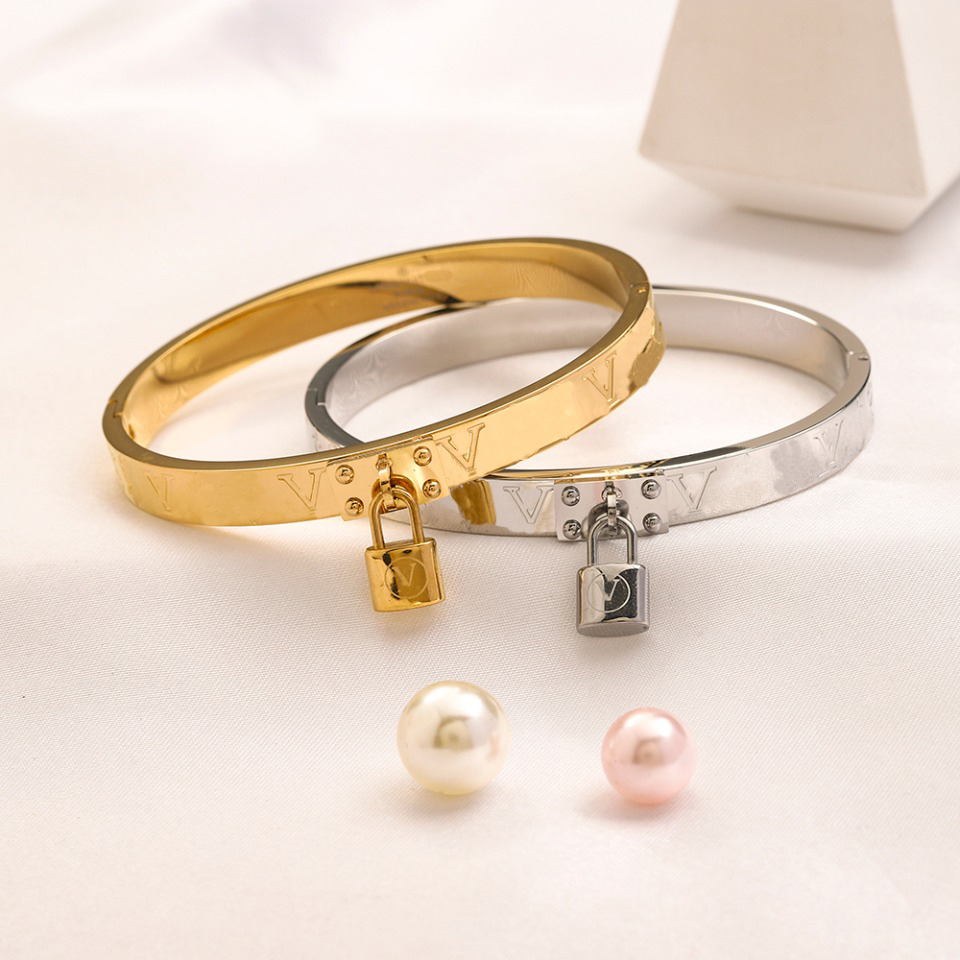 Fashion Style Bracelets Bangle Top Sell Luxury Designer Women Jewelry 18K Gold Plated Lock Letter Stainless Steel Wedding Lovers Gift Bangles ZG1180
Fashion Style Bracelets Bangle Top Sell Luxury Designer Women Jewelry 18K Gold Plated Lock Letter Stainless Steel Wedding Lovers Gift Bangles ZG1180