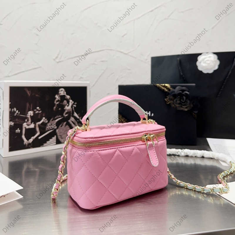 Xiaoxiangfeng Leisure Handle Small Box Sheepskin Fashion Makeup Box Mouth Red Envelope Lingge Crossbody Women's Bag, Black8
Xiaoxiangfeng Leisure Handle Small Box Sheepskin Fashion Makeup Box Mouth Red Envelope Lingge Crossbody Women's Bag, Black8