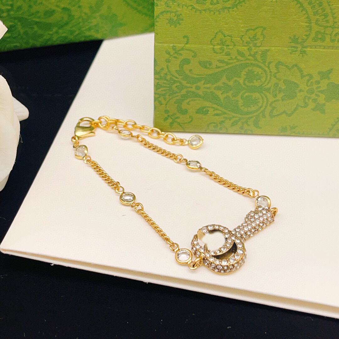 Designer GGity Charm Bracelets Luxury Double G Brand Fashion Jewelry Women Chain Bracelet Pearl for Woman Gifts iu04
Designer GGity Charm Bracelets Luxury Double G Brand Fashion Jewelry Women Chain Bracelet Pearl for Woman Gifts iu04