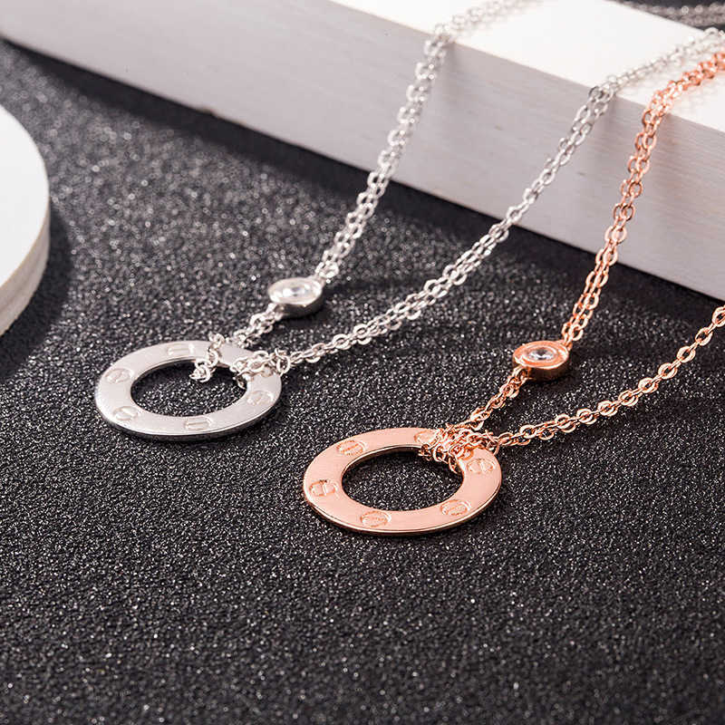 Internet celebrity Carti S925 Sterling Silver Single Face Brand Round Cake Big Pendant Women's Double Layer Neck Chain Collar Plated with 18k Rose Gold With logo 
Internet celebrity Carti S925 Sterling Silver Single Face Brand Round Cake Big Pendant Women's Double Layer Neck Chain Collar Plated with 18k Rose Gold With logo