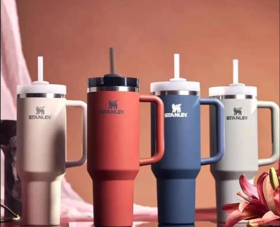 With Stanley Logo H2.0 40oz Stainless Steel Tumblers Cups With Silicone Handle Lid And Straw 2nd Generation Big Car Cups Vacuum Insulated Water Bottles DHL NEW, Multi-color
With Stanley Logo H2.0 40oz Stainless Steel Tumblers Cups With Silicone Handle Lid And Straw 2nd Generation Big Car Cups Vacuum Insulated Water Bottles DHL NEW, Multi-color