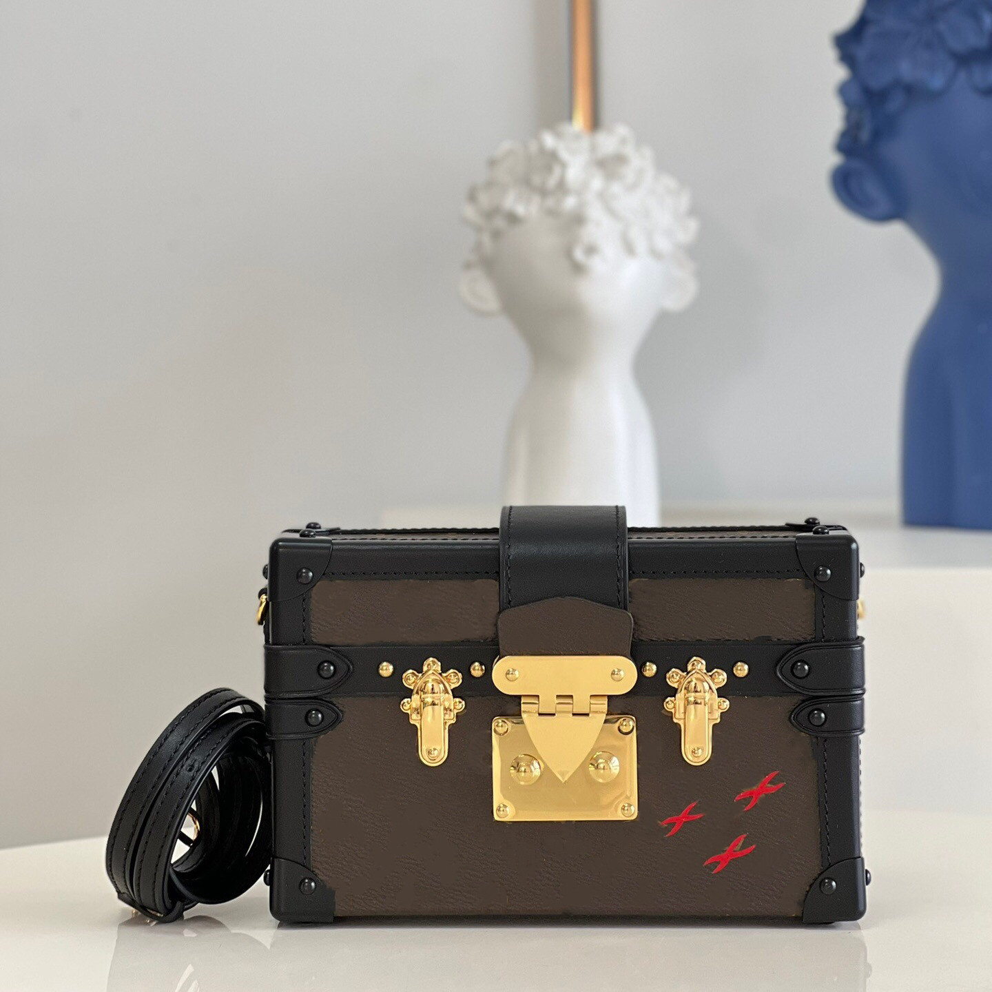 designer bag Petite Malle bag handbag Womens Box bag Lock of metal 20cm Adjustable shoulder strap crossbody shoulder bag luxury M45943 M40273 M45960 M59179, Yellow flower + bright gold
designer bag Petite Malle bag handbag Womens Box bag Lock of metal 20cm Adjustable shoulder strap crossbody shoulder bag luxury M45943 M40273 M45960 M59179, Yellow flower + bright gold