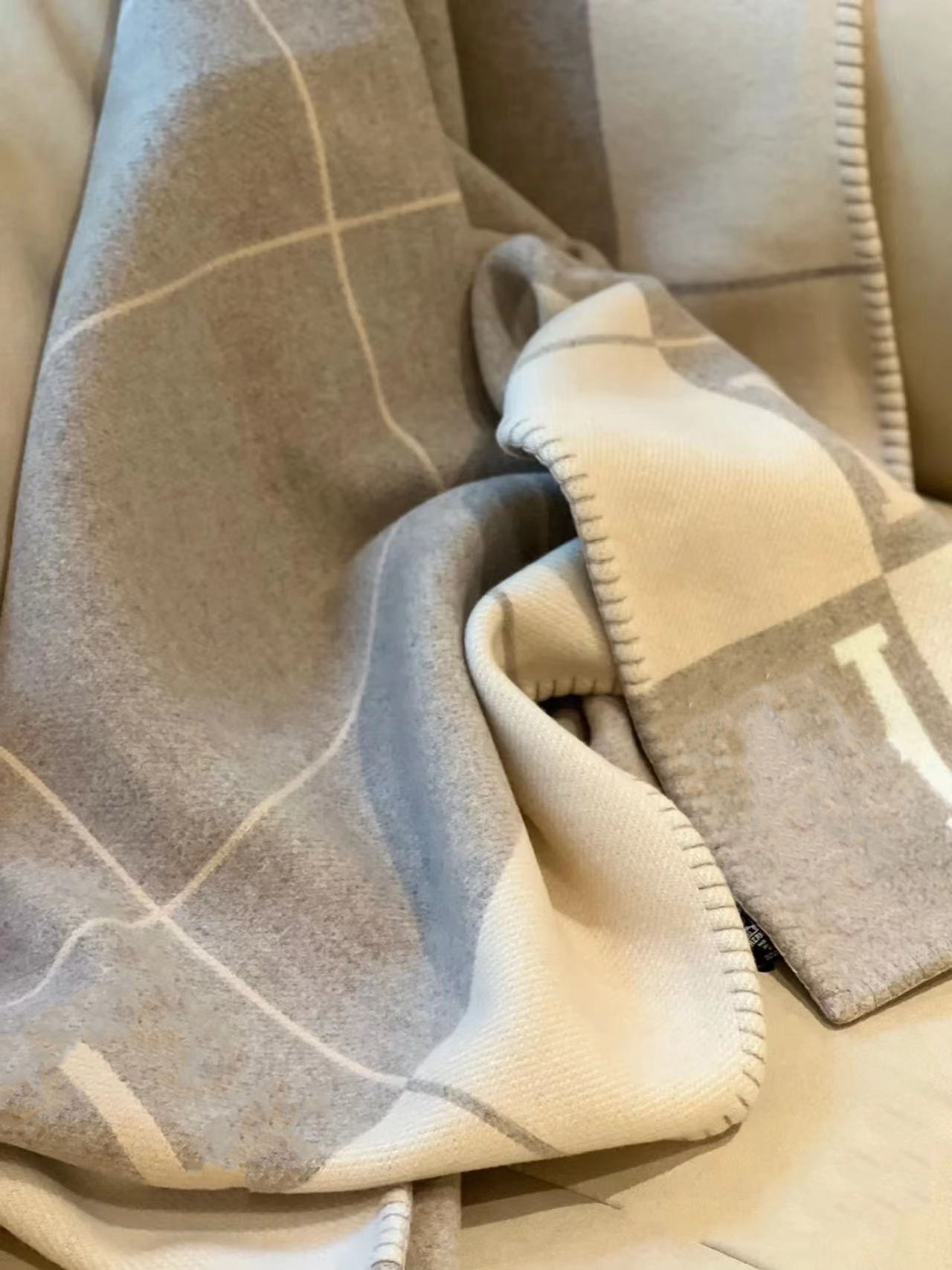 TOP Quailty Beige Blanket Cushion Pillow and blanket TOP Quailty 90% WOOL Home Cushions have 100 cotton filling Fast Shipping