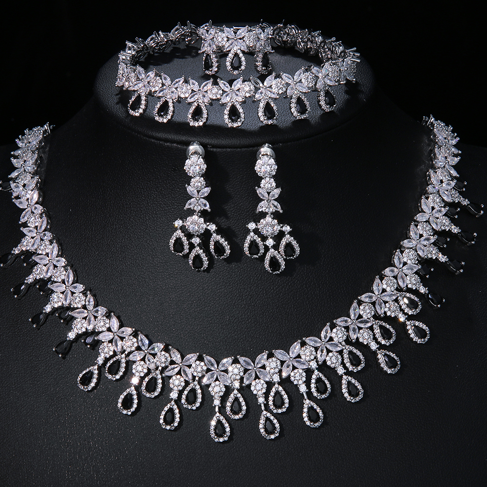 Pins Brooches AMC 4 Pcs Brilliant Cubic Zirconia Necklace Set Earrings Ring CZ Light Drop Bridal Wedding Jewelry Sets 230619