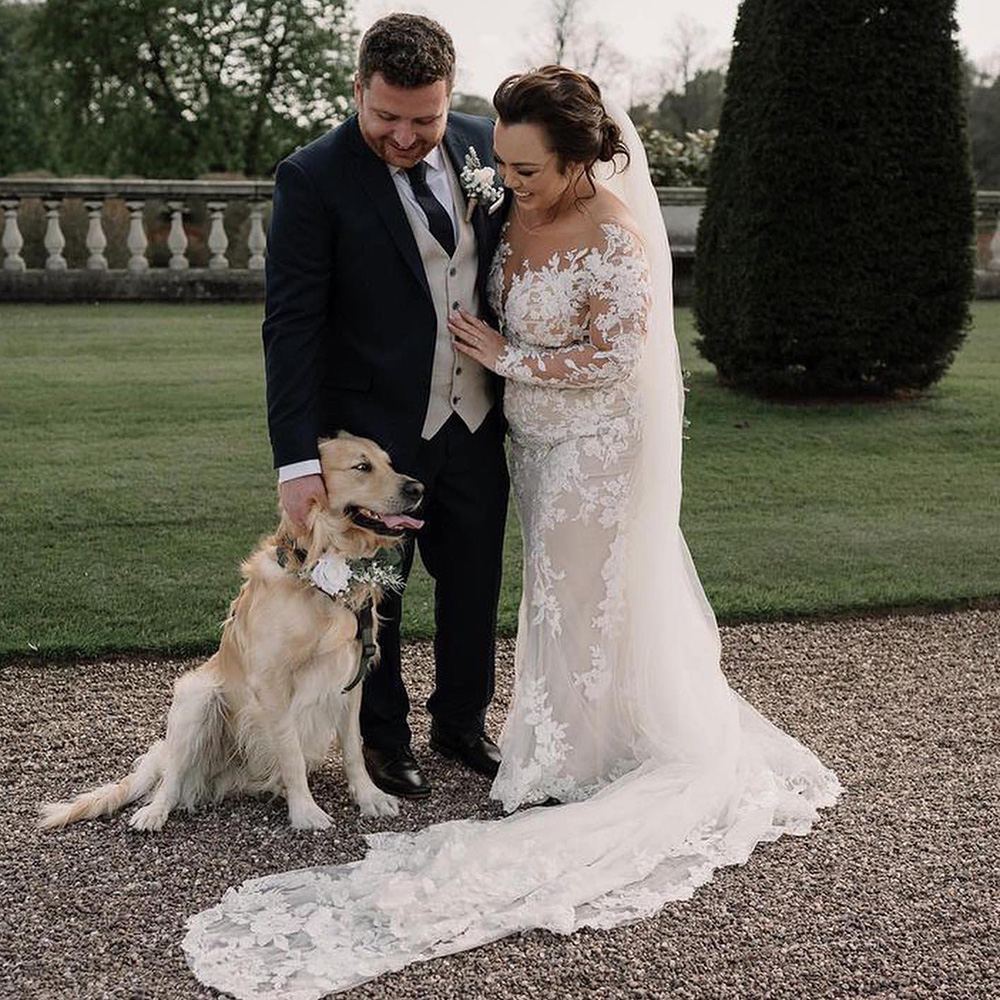 Plus Size Long Sleeves V Neck Mermaid Wedding Dresses Backless Lace Appliques Bridal Gown Scoop Neck Garden Wedding Gown