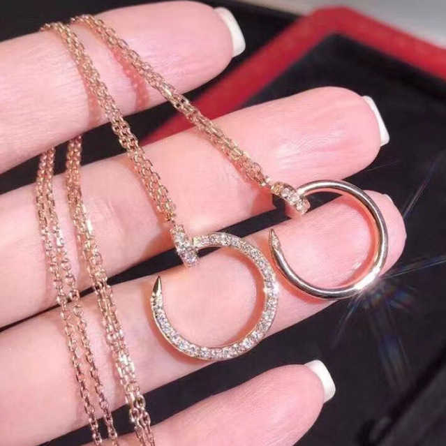Bestseller Diamond Nail Necklace Women's Sterling Silver Plated 18K Gold Rose Full Shape Tail Smooth Face Pendant Collar Chain Inlaid Carti
Bestseller Diamond Nail Necklace Women's Sterling Silver Plated 18K Gold Rose Full Shape Tail Smooth Face Pendant Collar Chain Inlaid Carti