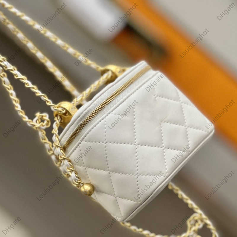 Summer Genuine Leather Small Fragrant Air Outlet Red Bag Rhombic Sheepskin Small Gold Ball Cosmetic Bag Chain Strap Women's Bag, Black trumpet
Summer Genuine Leather Small Fragrant Air Outlet Red Bag Rhombic Sheepskin Small Gold Ball Cosmetic Bag Chain Strap Women's Bag, Black trumpet
