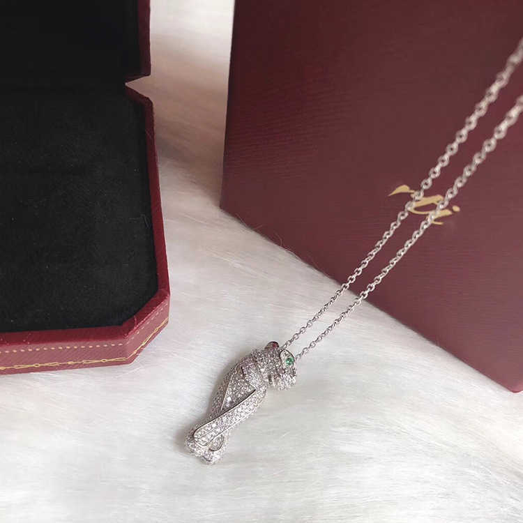 Original designer S925 Sterling Silver Full Diamond Leopard Series Necklace Female Fashion Star Same Style Colorless Carti Collar Chain
Original designer S925 Sterling Silver Full Diamond Leopard Series Necklace Female Fashion Star Same Style Colorless Carti Collar Chain