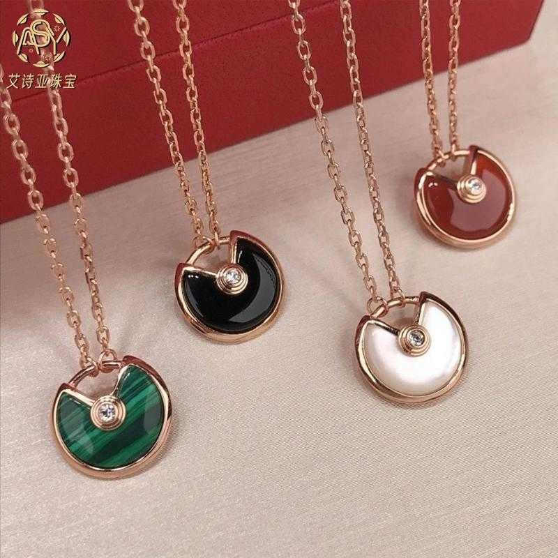 Original designer Talisman Colorful Gold Necklace Female Moissanite 18K Rose White Fritillary Chain Carnelian Pendant
Original designer Talisman Colorful Gold Necklace Female Moissanite 18K Rose White Fritillary Chain Carnelian Pendant