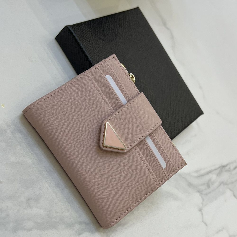 Triangle Designer Wallet Pradaa luxury Women Small Saffiano Leather Bill Luxury pradaa bag purses Key pouch CardHolder Credit Card Slots wallet with box
Triangle Designer Wallet Pradaa luxury Women Small Saffiano Leather Bill Luxury pradaa bag purses Key pouch CardHolder Credit Card Slots wallet with box